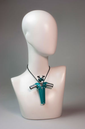 Ale Guzzetti robot gioiello d'artista pendente Meccano